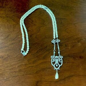Long pearl and rhinestone necklace